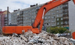 Вывоз строительного мусора с участка в Губахе недорого от 1545 руб. | 2Землекопа-Гбх