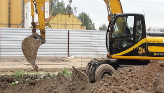 Выкопать яму экскаватором в Губахе от 927 руб. - 2Землекопа-Гбх